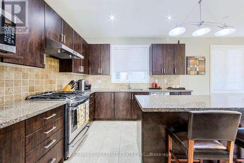 30 Deanston Court, Brampton, ON - Indoor Photo Showing Kitchen With Upgraded Kitchen