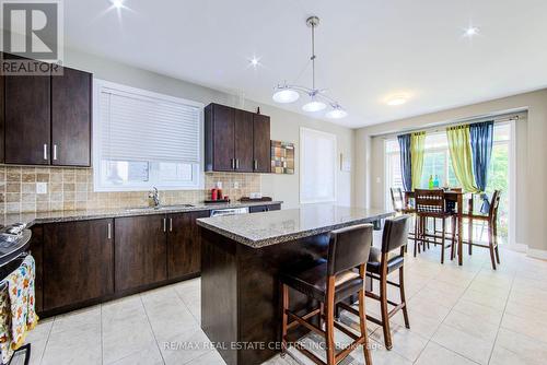 30 Deanston Court, Brampton, ON - Indoor Photo Showing Kitchen