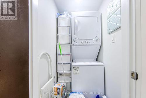 30 Deanston Court, Brampton, ON - Indoor Photo Showing Laundry Room