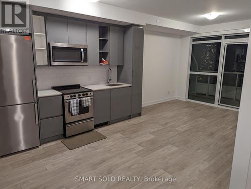 1506 - 251 Manitoba Street, Toronto, ON - Indoor Photo Showing Kitchen