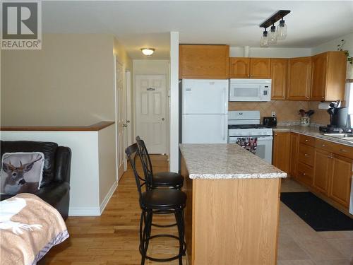 40 Lori Lane, North Dundas, ON - Indoor Photo Showing Kitchen