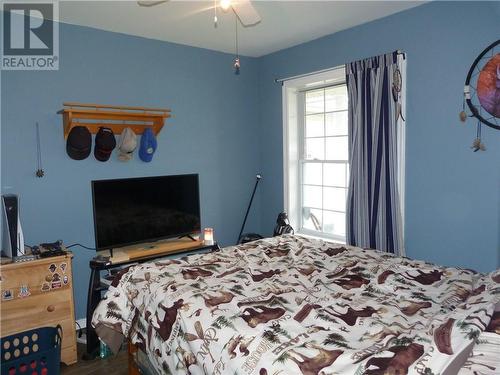 40 Lori Lane, North Dundas, ON - Indoor Photo Showing Bedroom