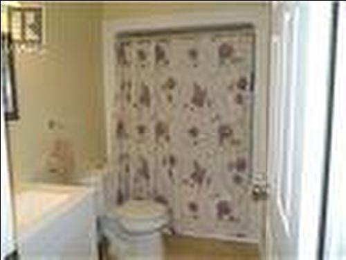 40 Lori Lane, North Dundas, ON - Indoor Photo Showing Bathroom