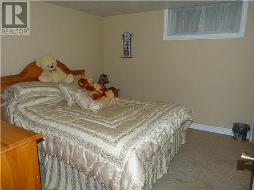 40 Lori Lane, North Dundas, ON - Indoor Photo Showing Bedroom