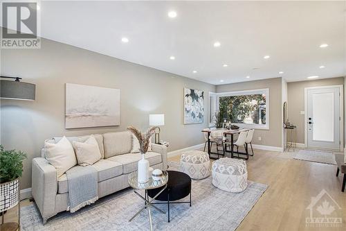 50 Elliot Avenue, Ottawa, ON - Indoor Photo Showing Living Room