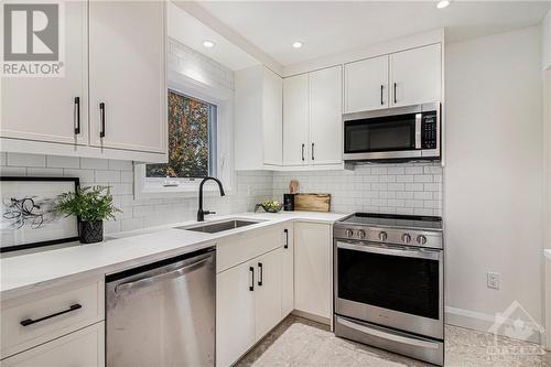 50 Elliot Avenue, Ottawa, ON - Indoor Photo Showing Kitchen With Stainless Steel Kitchen With Upgraded Kitchen