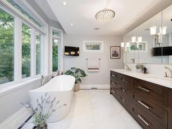 Ensuite bathroom - 