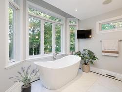 Ensuite bathroom - 