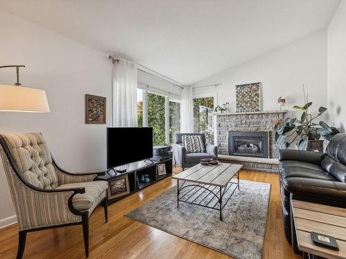 Salon - 9 Rue Boulay, Gatineau (Hull), QC - Indoor Photo Showing Living Room With Fireplace