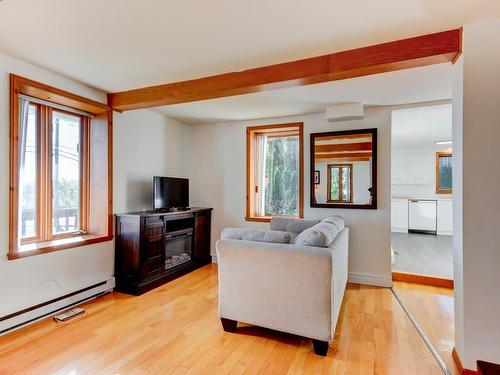 Living room - 566 Rue Champlain, Saint-Jean-Sur-Richelieu, QC - Indoor Photo Showing Living Room