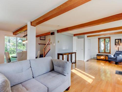 Living room - 566 Rue Champlain, Saint-Jean-Sur-Richelieu, QC - Indoor Photo Showing Living Room