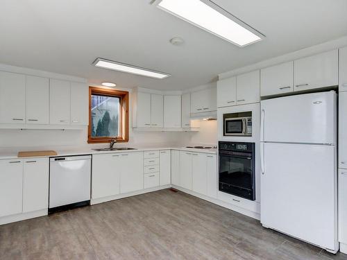 Kitchen - 566 Rue Champlain, Saint-Jean-Sur-Richelieu, QC - Indoor Photo Showing Kitchen