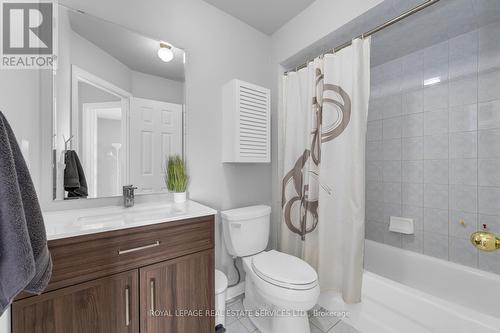 20 - 5555 Prince William Drive, Burlington, ON - Indoor Photo Showing Bathroom