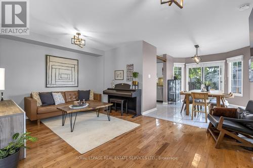 20 - 5555 Prince William Drive, Burlington, ON - Indoor Photo Showing Living Room