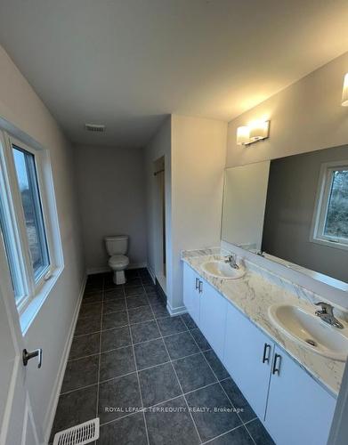 46 Trailside Dr, Haldimand, ON - Indoor Photo Showing Bathroom