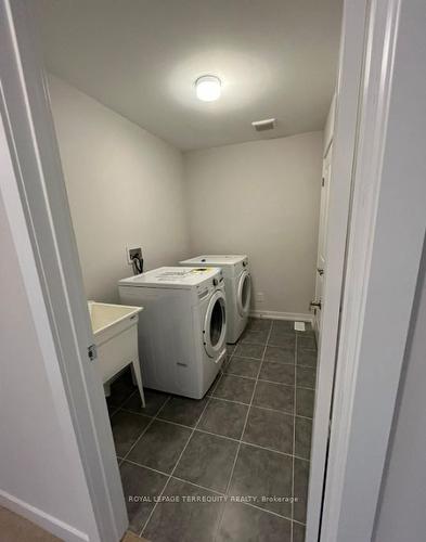 46 Trailside Dr, Haldimand, ON - Indoor Photo Showing Laundry Room