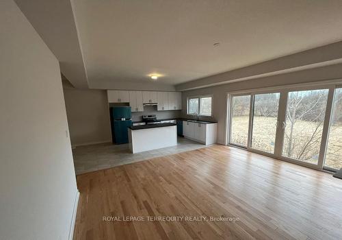 46 Trailside Dr, Haldimand, ON - Indoor Photo Showing Kitchen