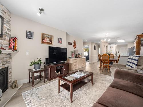 10-807 Railway Ave, Ashcroft, BC - Indoor Photo Showing Living Room With Fireplace