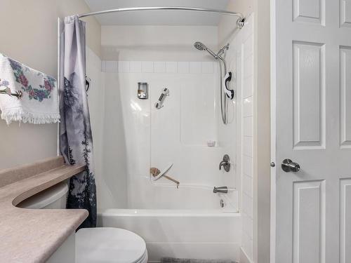 10-807 Railway Ave, Ashcroft, BC - Indoor Photo Showing Bathroom