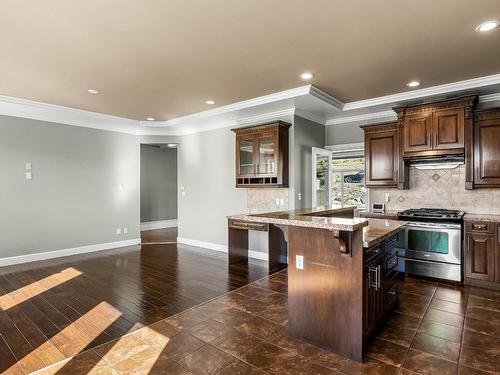 2748 Eagle Cres, Merritt, BC - Indoor Photo Showing Kitchen With Upgraded Kitchen