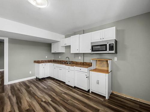 2748 Eagle Cres, Merritt, BC - Indoor Photo Showing Kitchen