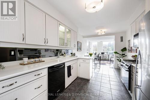 607 - 3800 Yonge Street, Toronto, ON - Indoor Photo Showing Kitchen