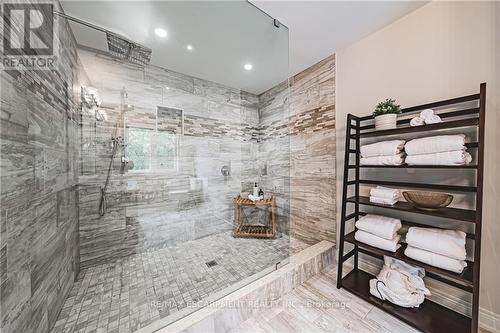 468 Mayzel Road, Burlington, ON - Indoor Photo Showing Bathroom