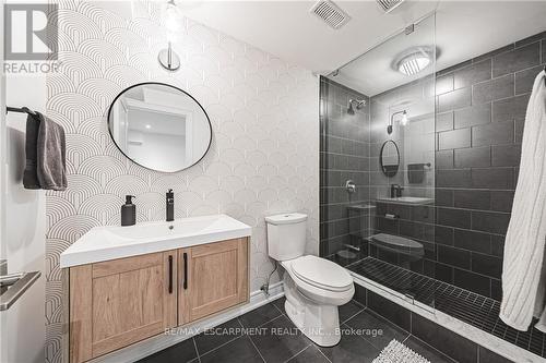 468 Mayzel Road, Burlington, ON - Indoor Photo Showing Bathroom