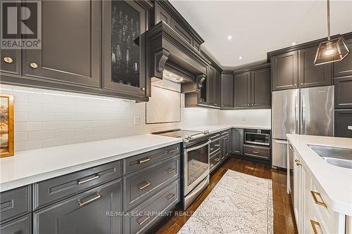 468 Mayzel Road, Burlington, ON - Indoor Photo Showing Kitchen With Upgraded Kitchen