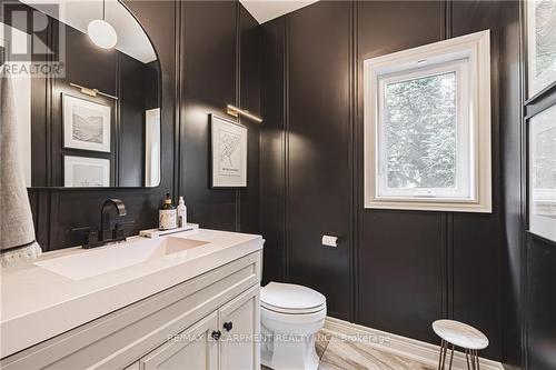 468 Mayzel Road, Burlington, ON - Indoor Photo Showing Bathroom