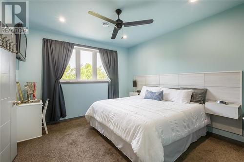 200 Brock Street North, Sarnia, ON - Indoor Photo Showing Bedroom