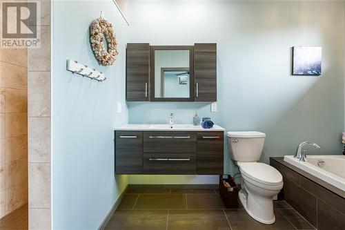 200 Brock Street North, Sarnia, ON - Indoor Photo Showing Bathroom