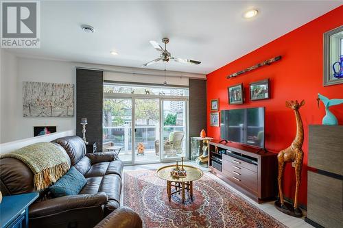 200 Brock Street North, Sarnia, ON - Indoor Photo Showing Living Room