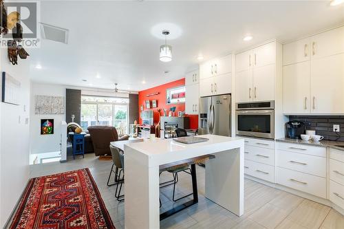 200 Brock Street North, Sarnia, ON - Indoor Photo Showing Kitchen With Upgraded Kitchen