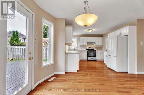 50 Bassenthwaite Crescent, London, ON - Indoor Photo Showing Kitchen