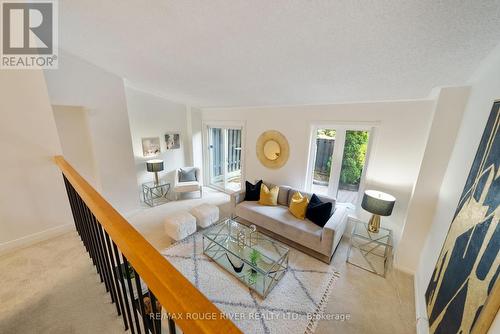 572 Sandhurst Circle, Toronto, ON - Indoor Photo Showing Living Room