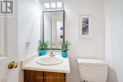 572 Sandhurst Circle, Toronto, ON - Indoor Photo Showing Bathroom