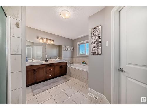 1204 24 Av Nw, Edmonton, AB - Indoor Photo Showing Bathroom