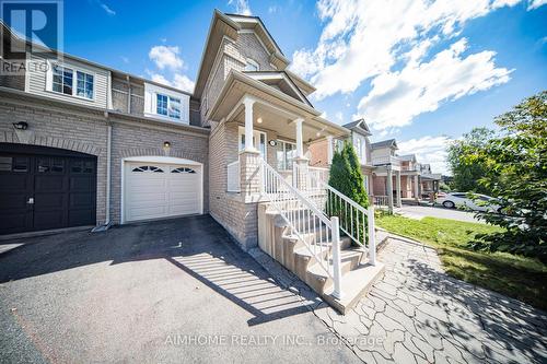 315 Flagstone Way, Newmarket, ON - Outdoor