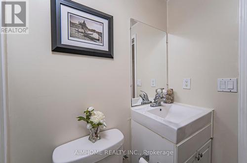 315 Flagstone Way, Newmarket, ON - Indoor Photo Showing Bathroom