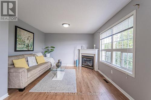 315 Flagstone Way, Newmarket, ON - Indoor Photo Showing Living Room With Fireplace