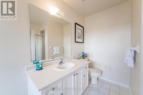 315 Flagstone Way, Newmarket, ON - Indoor Photo Showing Bathroom