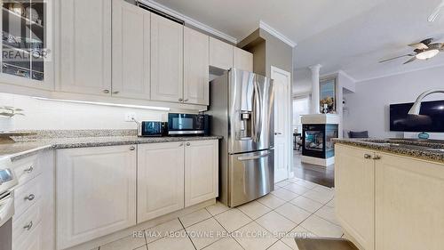 14 Saffron Crescent, Brampton, ON - Indoor Photo Showing Kitchen