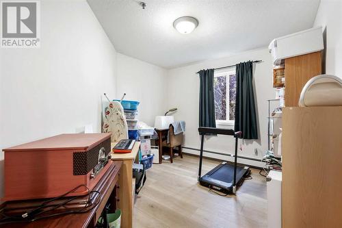 Den - 2210, 11 Chaparral Ridge Drive Se, Calgary, AB 