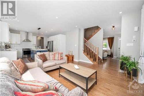 34 Coppermine Street, Ottawa, ON - Indoor Photo Showing Living Room