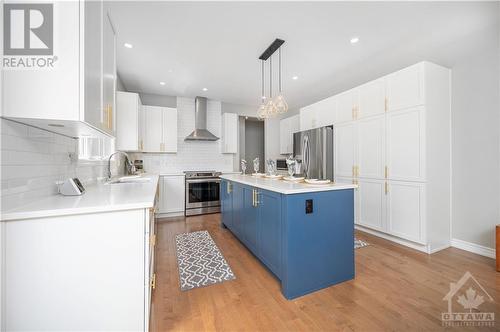 34 Coppermine Street, Ottawa, ON - Indoor Photo Showing Kitchen With Upgraded Kitchen