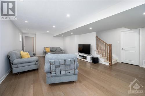 34 Coppermine Street, Ottawa, ON - Indoor Photo Showing Living Room