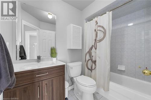 Main bathroom - 5555 Prince William Drive Unit# 20, Burlington, ON 