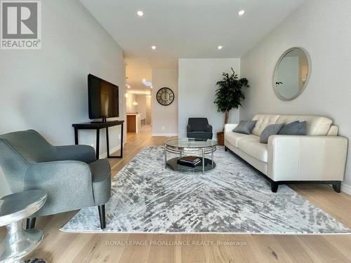 41 Athabaska Drive, Belleville, ON - Indoor Photo Showing Living Room