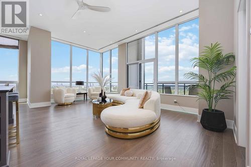 Ph1 - 1 Grandview Avenue, Markham, ON - Indoor Photo Showing Living Room